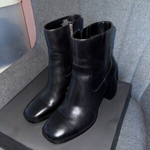 Black Leather Vince Camuto Dayana Bootie